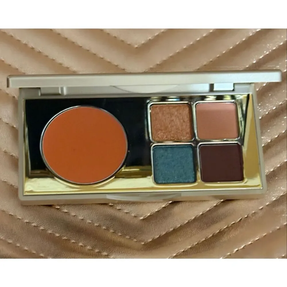 STILA - NWT 🎉HP🎉 Color Cocktail Travel Cheek Lip & Eye Palette/